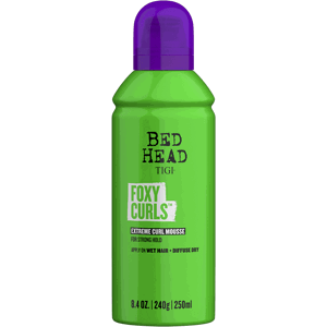 Bed Head Tigi Foxy Curls Extreme Curl Mousse - pěnové tužidlo pro kudrnaté vlasy, 250 ml