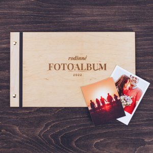 dřevěné fotoalbum Rodina: FORMÁT FOTOALBA na šířku, POČET LISTŮ 20, FORMÁT FOTOALBA na šířku, POČET LISTŮ 20 s prokladovými listy, BARVA LISTŮ bílá