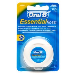 Oral-B Essential Floss nevoskovaná zubní nit, 50m
