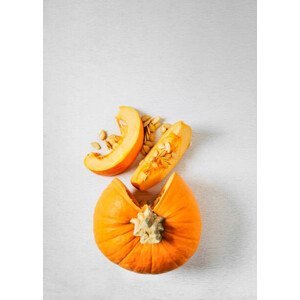 Umělecká fotografie Sliced pumpkin on white background, Claudia Totir, (30 x 40 cm)