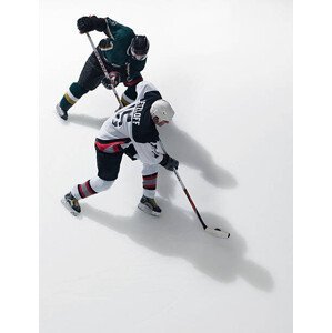 Umělecká fotografie Ice hockey player battling defender, Ryan McVay, (30 x 40 cm)