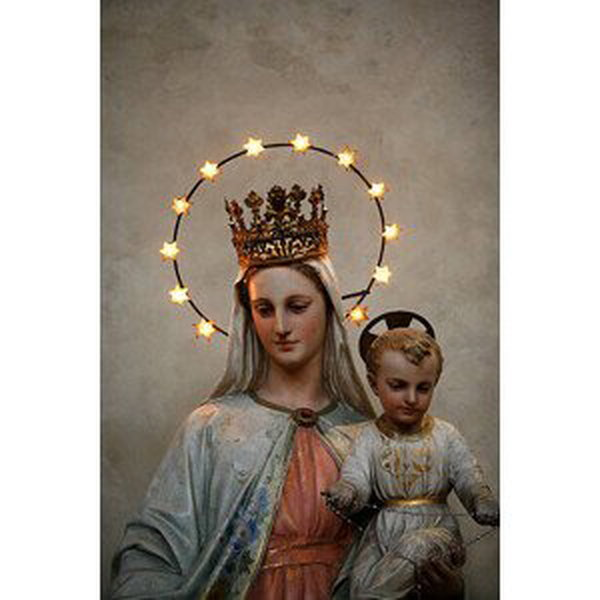 Umělecká fotografie Crowned Virgin and Child Statue, Fred de Noyelle, (26.7 x 40 cm)