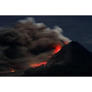Umělecká fotografie Eruption & Lava, Muhammad Fauzy Chaniago, (40 x 26.7 cm)