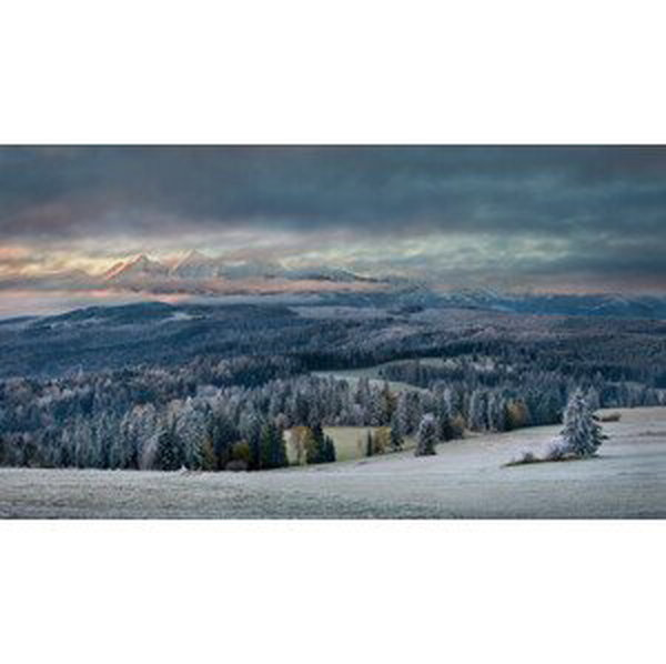 Umělecká fotografie First touch of winter, Peter Svoboda MQEP, (40 x 22.5 cm)