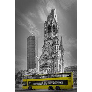 Umělecká fotografie BERLIN Kaiser Wilhelm Memorial Church with bus | colorkey, Melanie Viola, (26.7 x 40 cm)