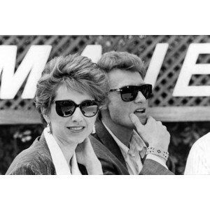 Umělecká fotografie Johnny Hallyday and Nathalie Baye, (40 x 26.7 cm)