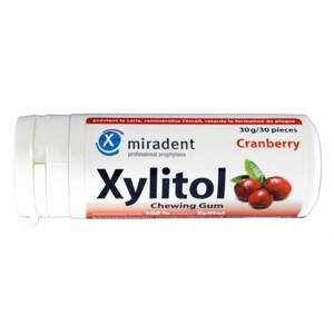 Miradent Xylitol žvýkačky BRUSINKA 30 ks