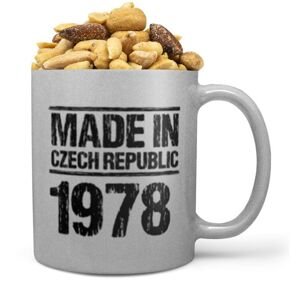 Hrnek Made In (rok: 1978, Náplň hrníčku: Směs slaných oříšků)