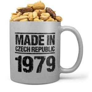 Hrnek Made In (rok: 1979, Náplň hrníčku: Směs slaných oříšků)