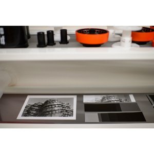 KURZ - Zvětšování fotografií v temné komoře