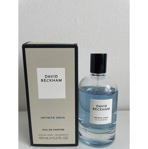 David Beckham Infinite Aqua parfémovaná voda pro muže, 284 g (použité)