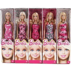 Barbie v šatech - Mattel Disney