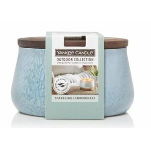 YANKEE CANDLE Sparkling Lemongrass /Outdoor Collection, svíčka venkovní